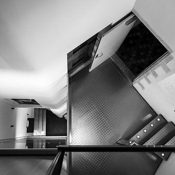 Stalen trappenhuis 3. van Henri Boer Fotografie