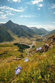 Katzbegi and Truso Valley in Georgia by Leo Schindzielorz