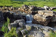 kleiner Wasserfall im Glen Etive in Schottland von Babetts Bildergalerie Miniaturansicht