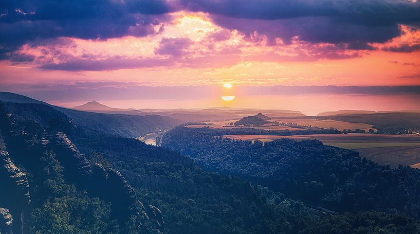 Panoramic view between rocks and sandstones by Jakob Baranowski - Photography - Video - Photoshop