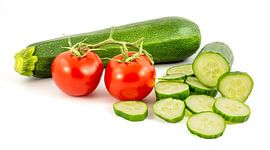 Groente geïsoleerd op een witte achtergrond van Carola Schellekens