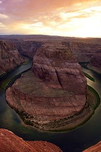 Die Dunkelheit bricht über Horseshoe Bend herein