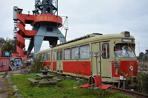 Ancien tramway et siège du chantier naval NDSM à Amsterdam sur My Footprints