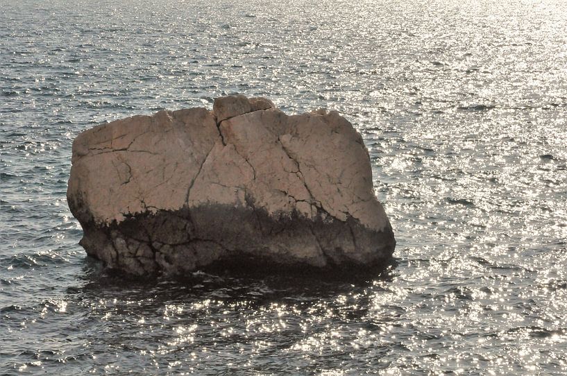 Roca del Mar by Fons Hayes