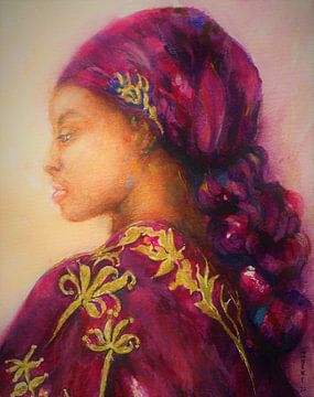 Afrikaanse vrouw met goud geborduurde paarse kaftan. van Ineke de Rijk