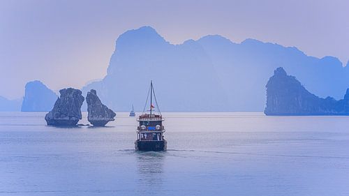 Zonsopkomst Ha Longbaai, Vietnam