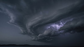 Onheilspellende, stormachtige lucht van Markus Gann