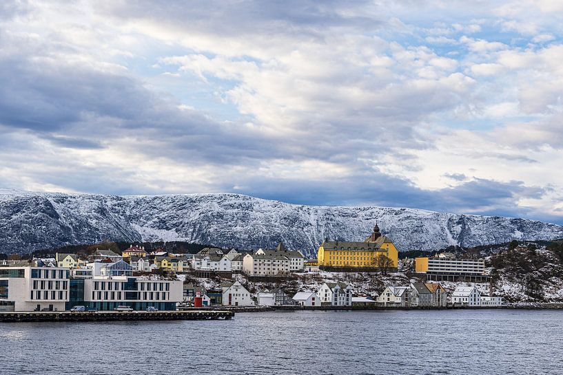 Blick auf die Stadt Ålesund in Norwegen von Rico Ködder