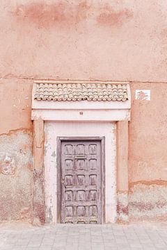 Vieille porte à Marrakech sur Leonie Zaytoune
