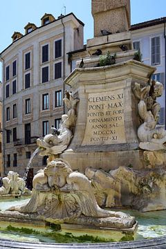 Fontana del Pantheon by Frank's Awesome Travels
