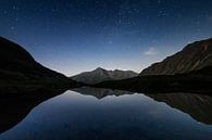 Sterren reflectie in het water in de Oostenrijkse Alpen van Hidde Hageman thumbnail