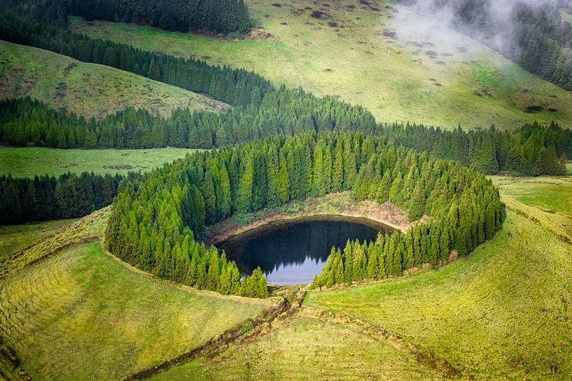 vulkanischer See auf den Azoren von Heiko Meier