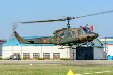 Bell UH-1J Iroquois japonais. sur Jaap van den Berg