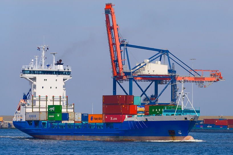 Container schip in de haven van Rotterdam von Sjoerd van der Wal Fotografie