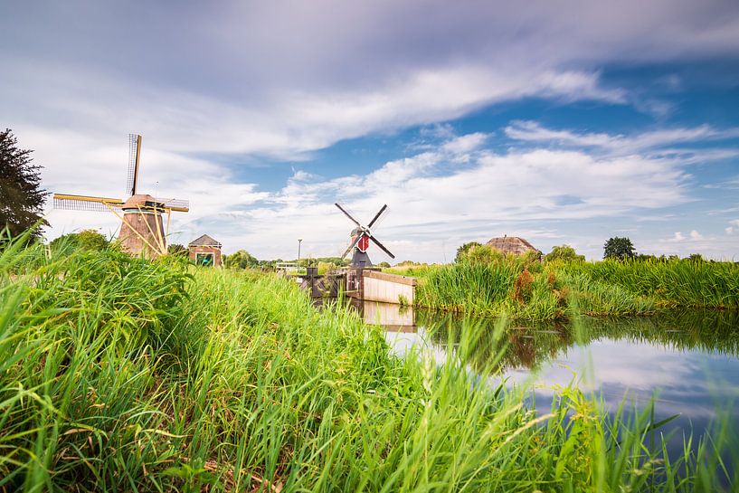 Die zwei Mühlen im Dorf Oud Zuilen (Maarssen / Utrecht in den Niederlanden) von Michel Geluk