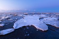 Winters blauwe uur Moddergat ijs van Henk-Jan Hospes thumbnail