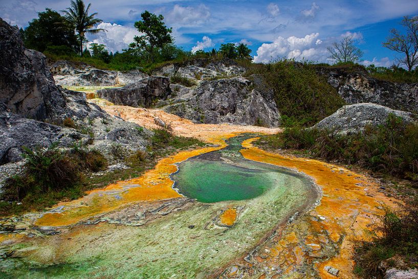 Sulphur sources Indonesia by Wesley Klijnstra
