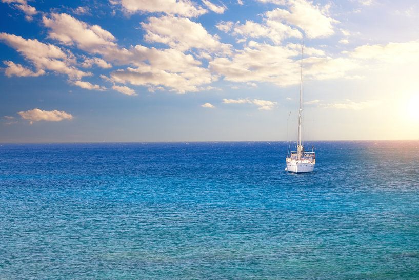 Segelboot im Mittelmeer von Tilo Grellmann