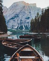 Boten bij het meer van Braies