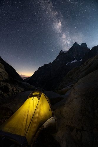 Slapen onder de sterrenhemel in de Franse Alpen