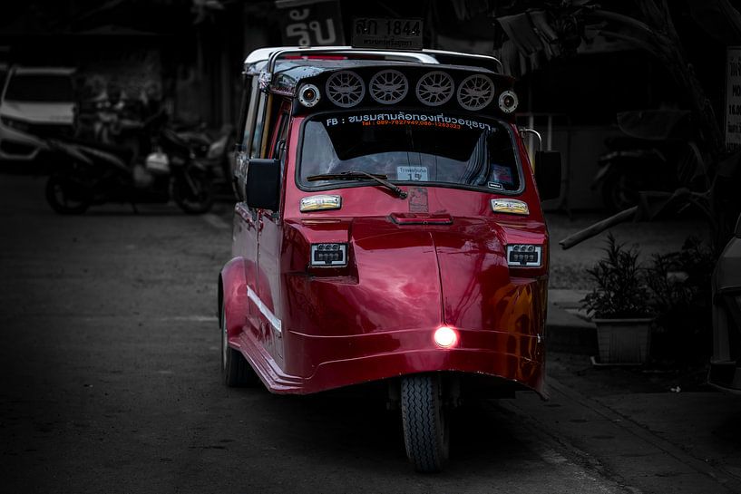 Tuk-Tuk thaïlandais rouge par Franklin Driessen