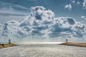 Zwischen den beiden Piers des Hafens Stavoren in Friesland