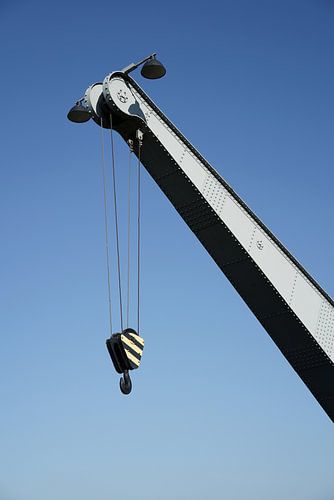 Historische kraan in de voormalige handelshaven van Maagdenburg