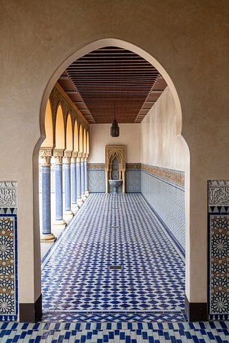 Moorish corridor with ornamentation
