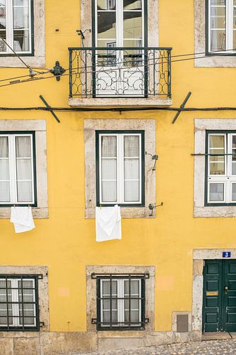 Yellow Gable in Lisbon