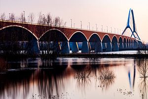 De brug De Oversteek bij Nijmegen