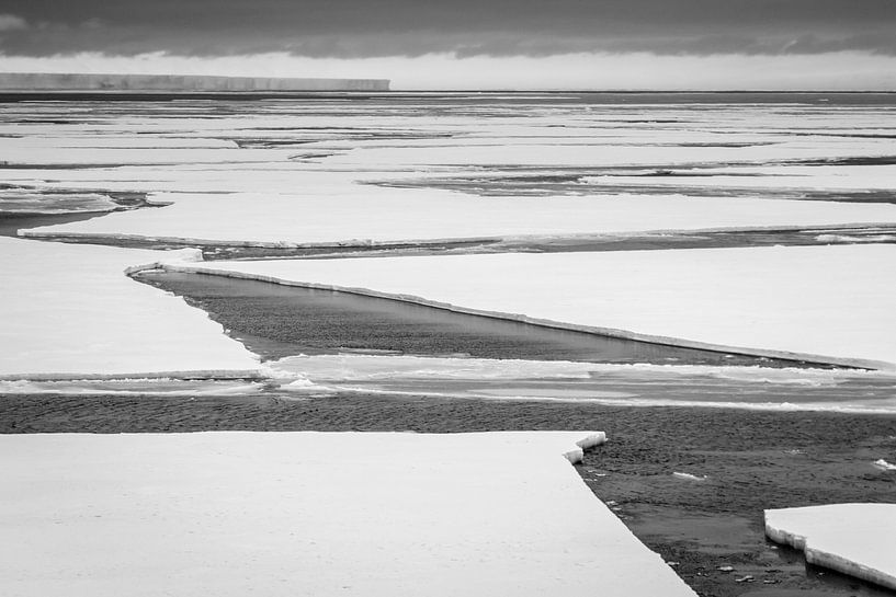 Breken door zee-ijs in Antarctica van Family Everywhere