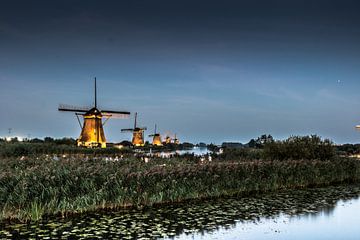 Die Windmühlen von Kinderdijk während der Beleuchtungswoche von Lizanne van Spanje