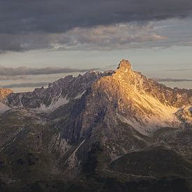 Morgenglanz über den Schafalpenköpfen von Walter G. Allgöwer