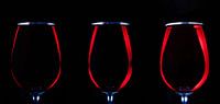 Rotwein, 3 Gläser von Gert Hilbink Miniaturansicht