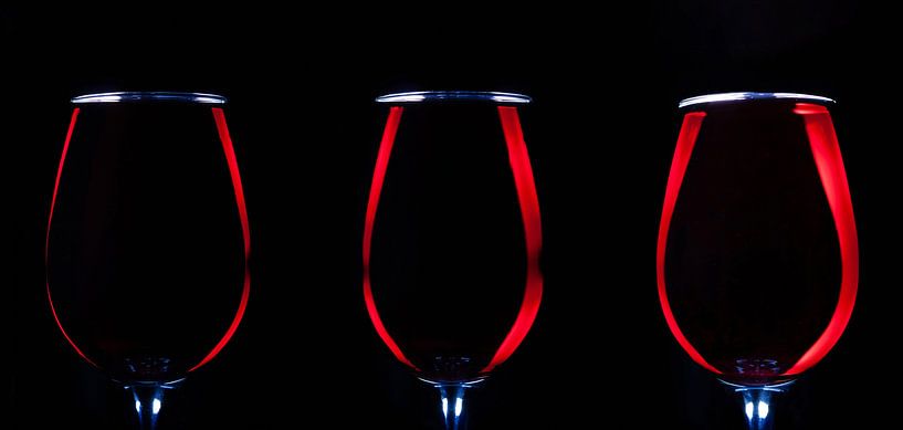 Vin rouge, 3 verres par Gert Hilbink
