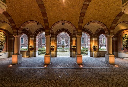 Rotterdam city hall, inner garden by Jan Sluijter