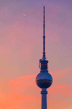Lever de soleil à Berlin à la Tour de la Télévision sur Henk Meijer Photography