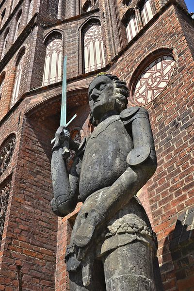 Roland vor dem Rathaus von Brandenburg von Heiko Kueverling