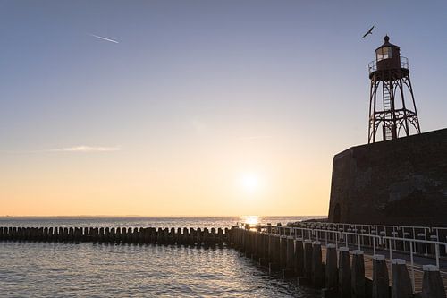 Schemering over de haven / Dämmerung über dem Hafen