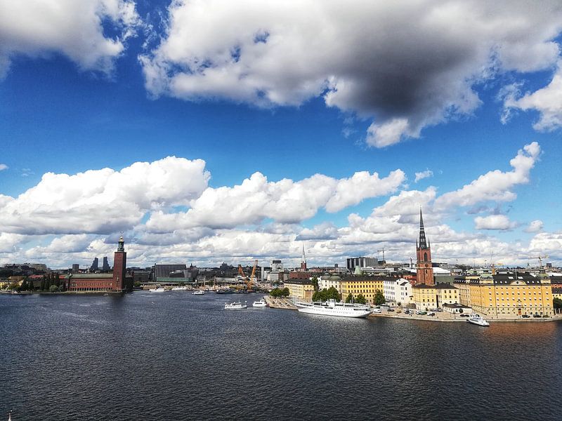 Stockholm by Hello Pompoyo