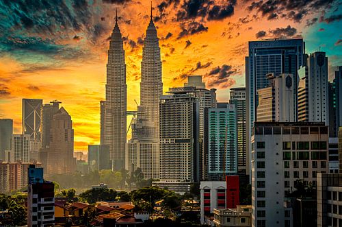 View of the centre of Kuala Lumpur in Malasia with the Petronas Towers at dawn