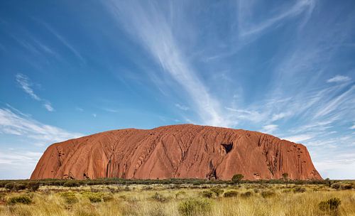 Uluru. voorheen Ayer's Rock. Is een grote zandstenen rotsformatie in Uluru-Kata Tjuta National Park
