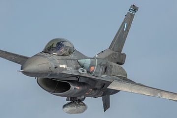 Lockheed Martin F-16C Fighting Falcon van het F-16 demonstratieteam "Zeus" van de Griekse  van Jaap van den Berg