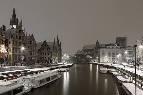 Tijdens sneeuwval aan de Graslei van Gent