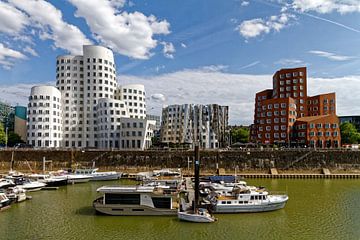 Gehry buildings in Düsseldorf's Media Harbour (117512)