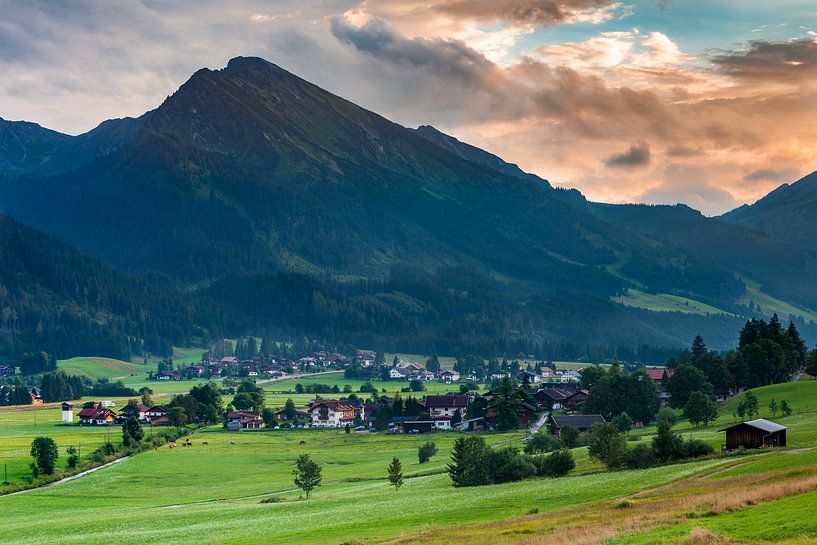 Sunset Tannheimer Tal von Harold van den Berge