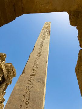 Obelisk in tempelcomplex Al Karnak van Jeroen Berendse