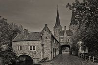 The entrance to Oostpoort Delft from the centre of Delft