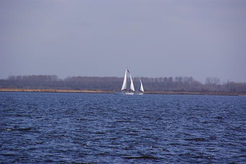 zeilbootje met mooi lente weer