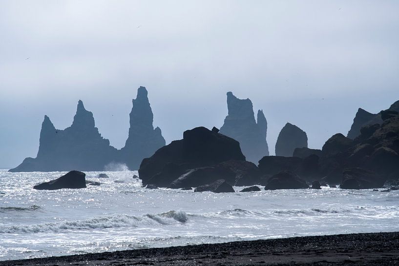 Reynisdrangar IJsland von Joke Beers-Blom